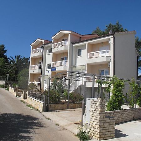 Apartments Mia Stari Grad  Exteriör bild
