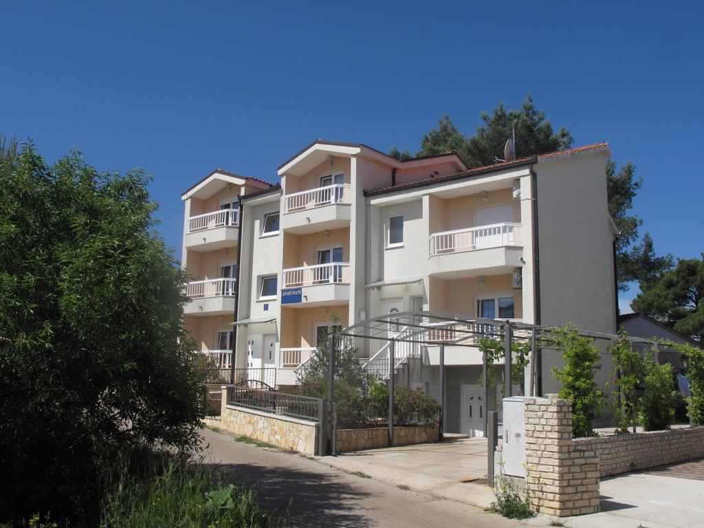 Apartments Mia Stari Grad  Exteriör bild