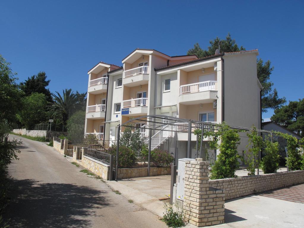 Apartments Mia Stari Grad  Exteriör bild