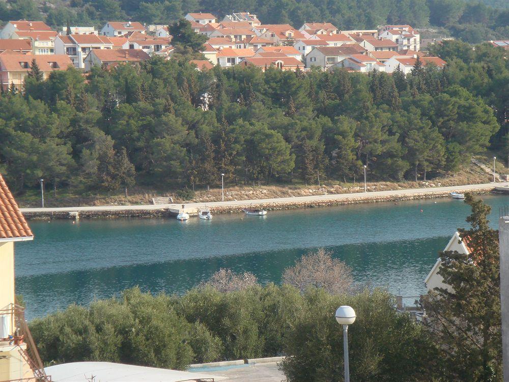 Apartments Mia Stari Grad  Exteriör bild
