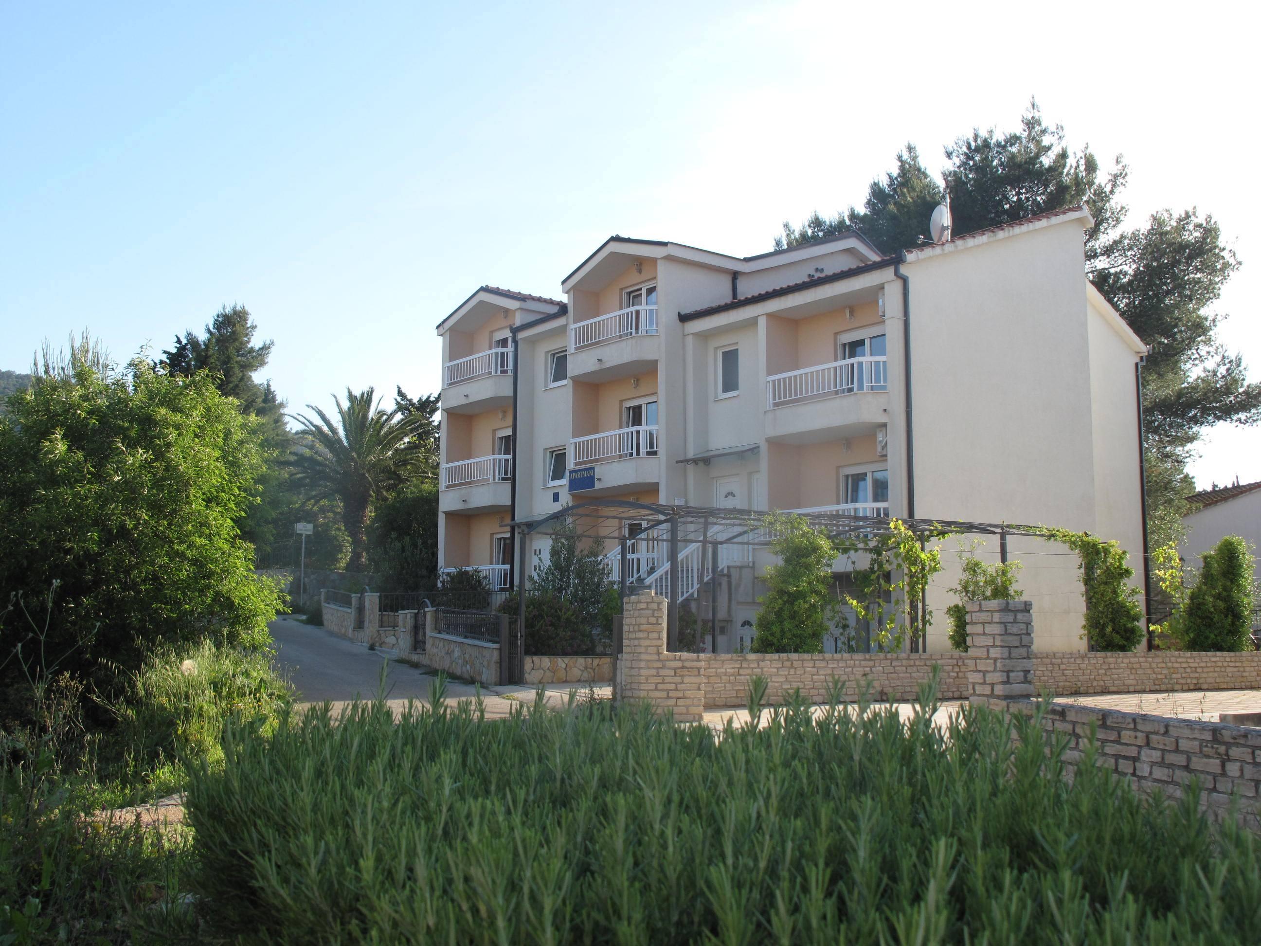 Apartments Mia Stari Grad  Exteriör bild