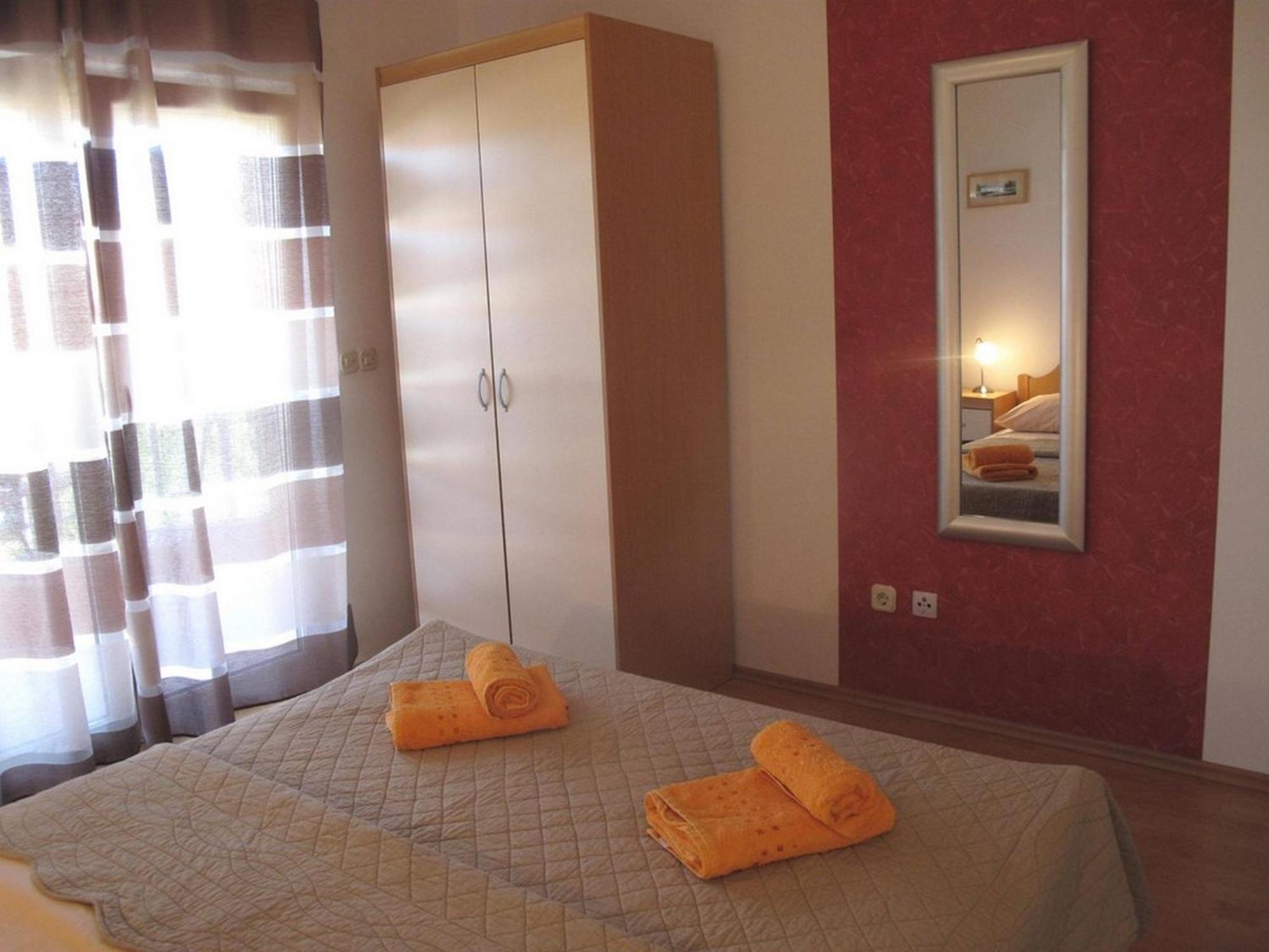 Apartments Mia Stari Grad  Rum bild