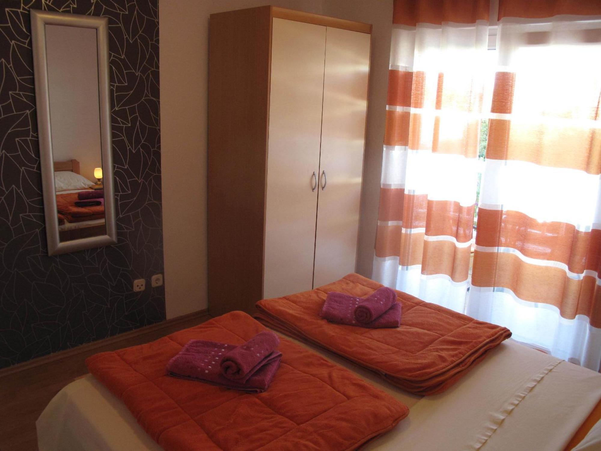 Apartments Mia Stari Grad  Rum bild