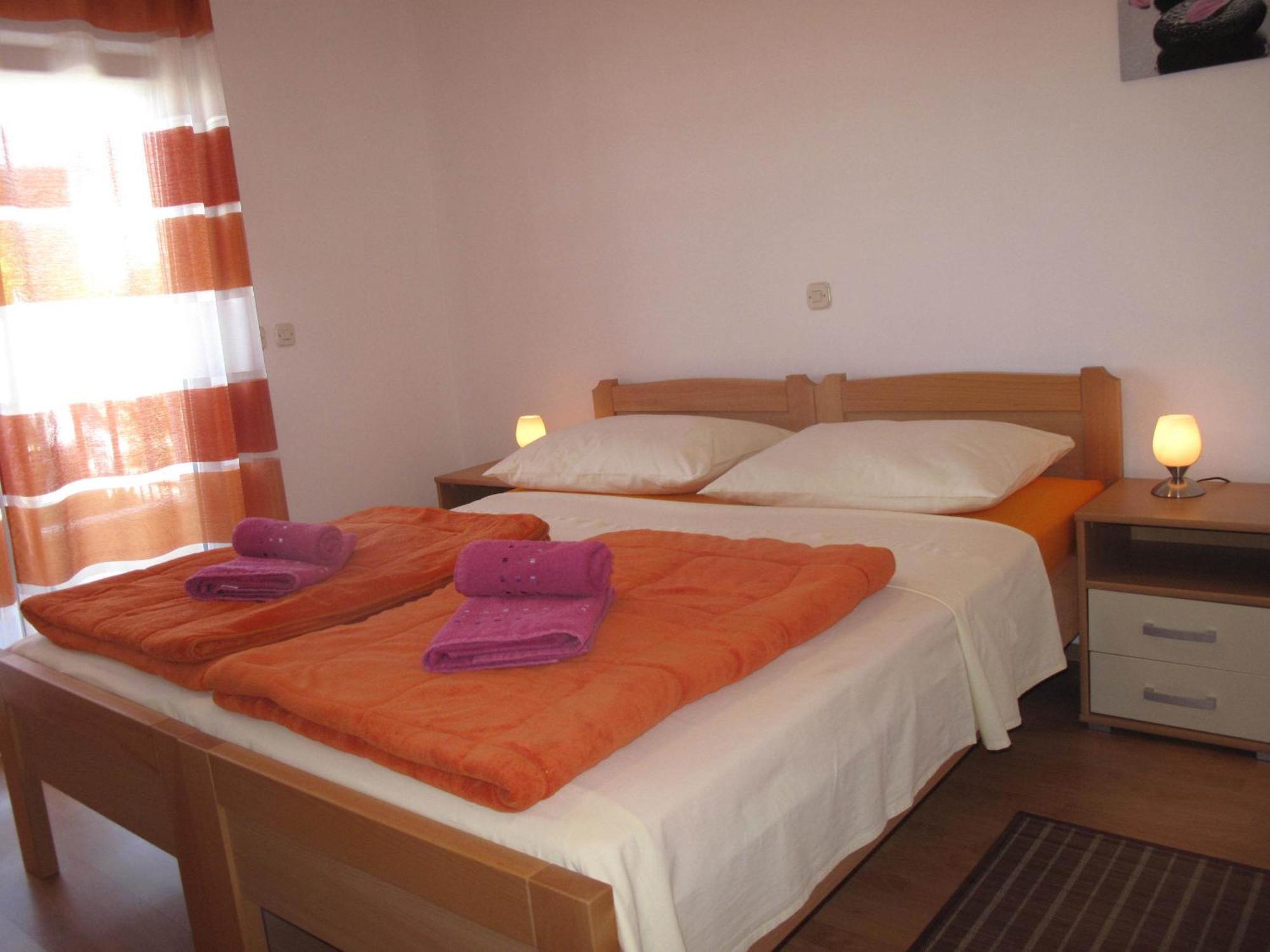 Apartments Mia Stari Grad  Rum bild