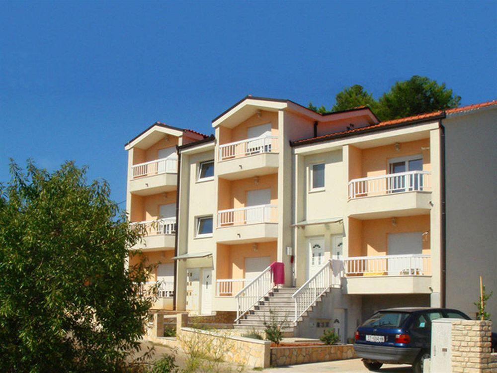 Apartments Mia Stari Grad  Exteriör bild