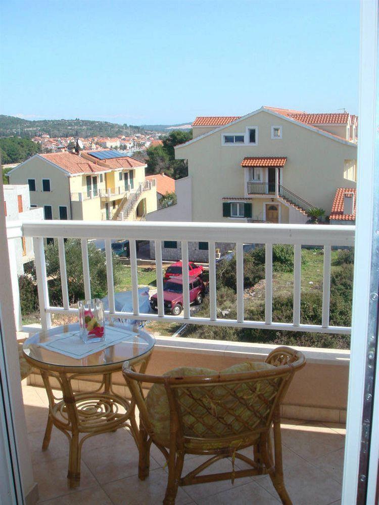 Apartments Mia Stari Grad  Exteriör bild